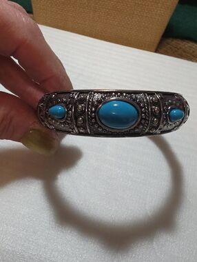 Turquoise Stone Detailed Silver-Tone Bangle Bracelet - Women Jewelry